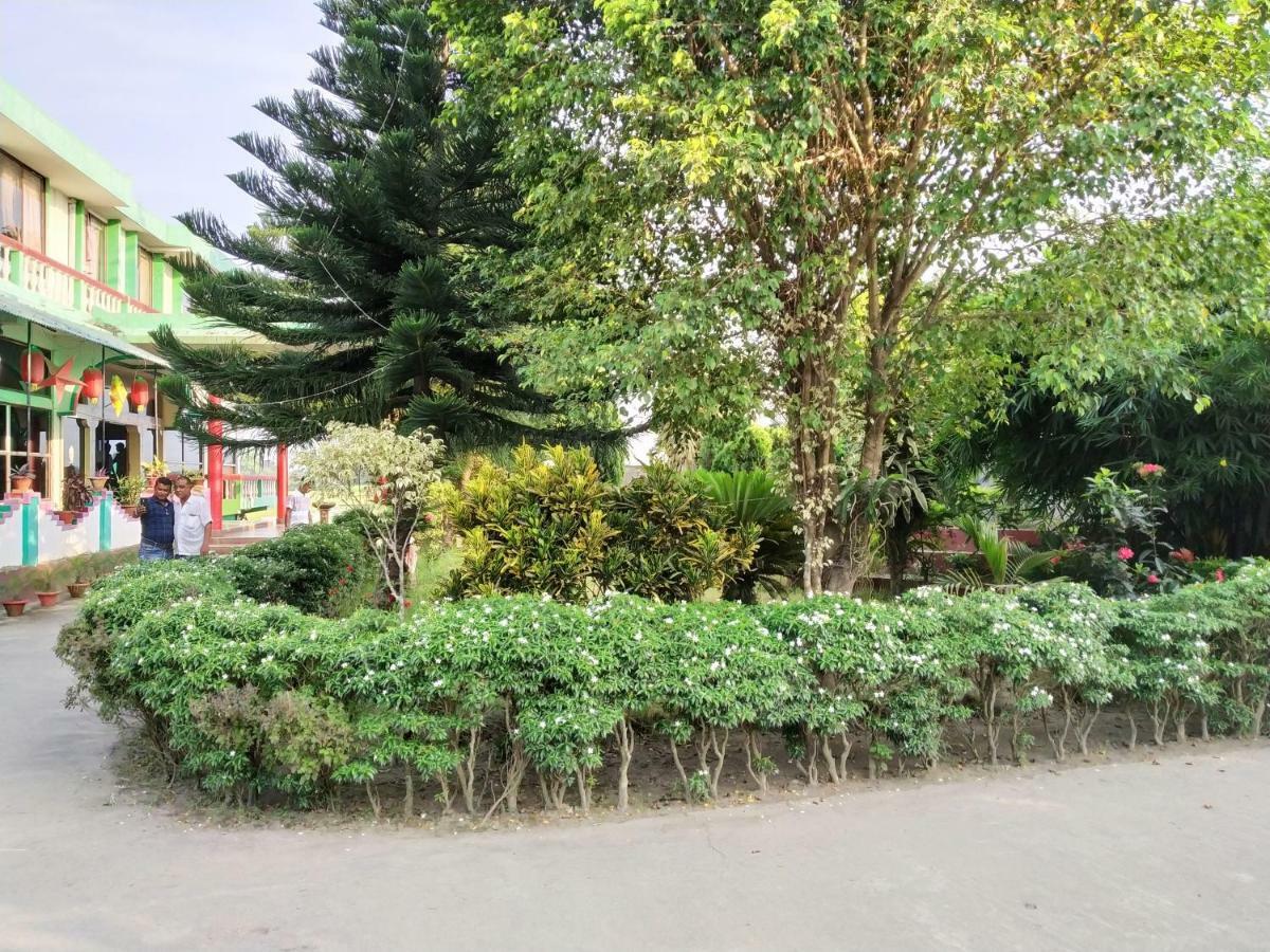 Green Ashiyana Palace Jakhalabandha Экстерьер фото